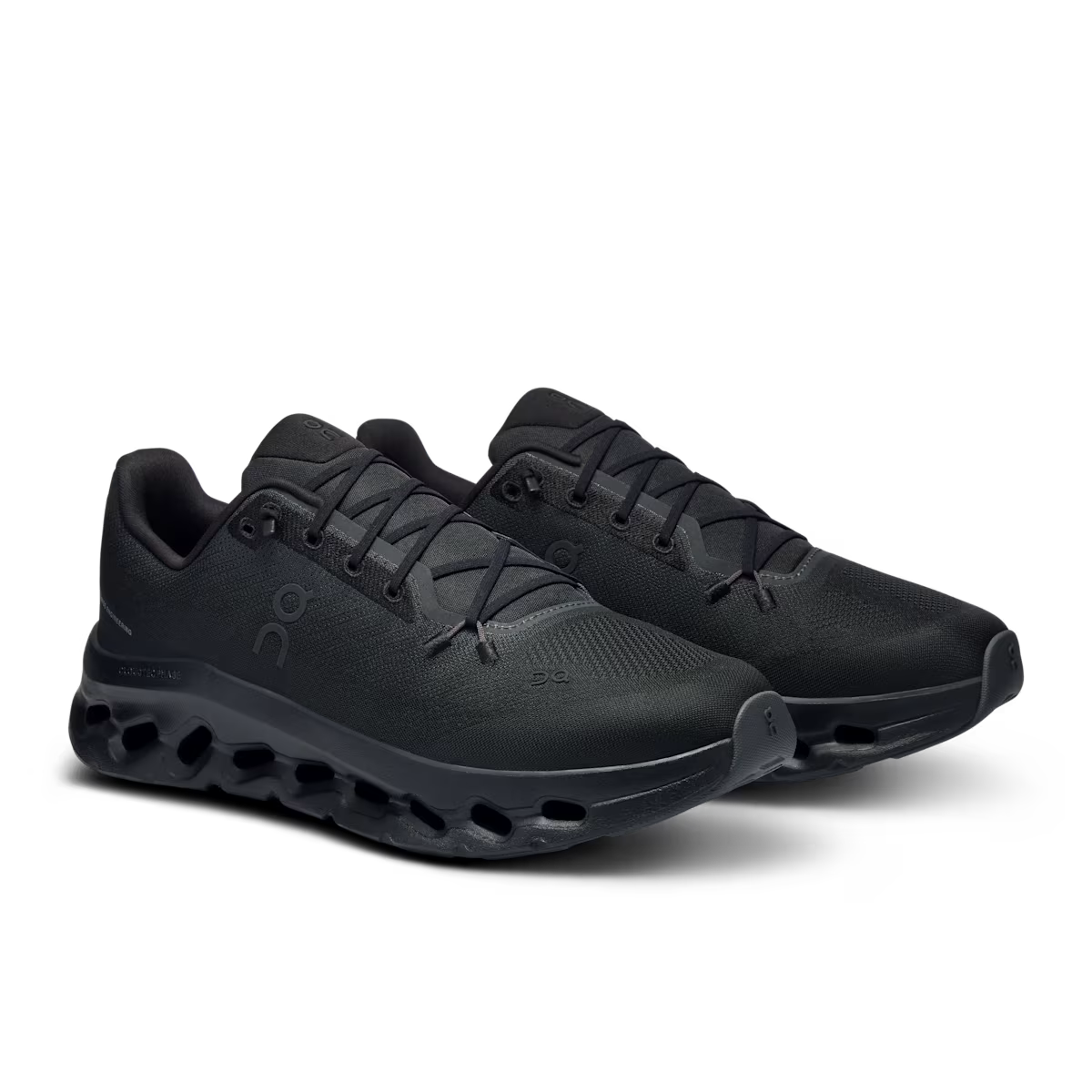 On Cloud 5 'Triple Black' (Copie) Baskets Gortex imperméables 'mandem' style lacets hauts/coupe ample tendance